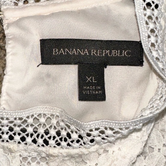 Banana Republic Lace Sleeveless Tank - Picture 3 of 4